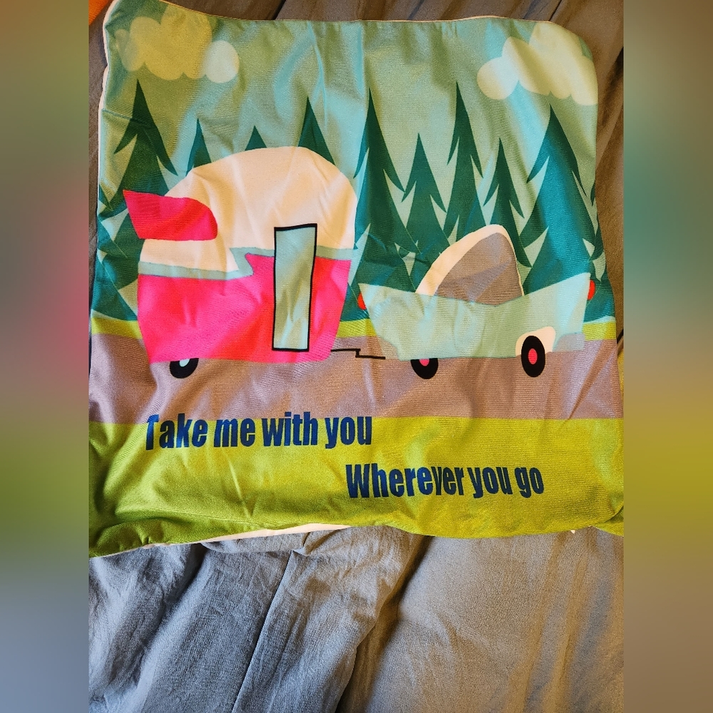 Set of 4  *NEW* camping zippered pillow covers